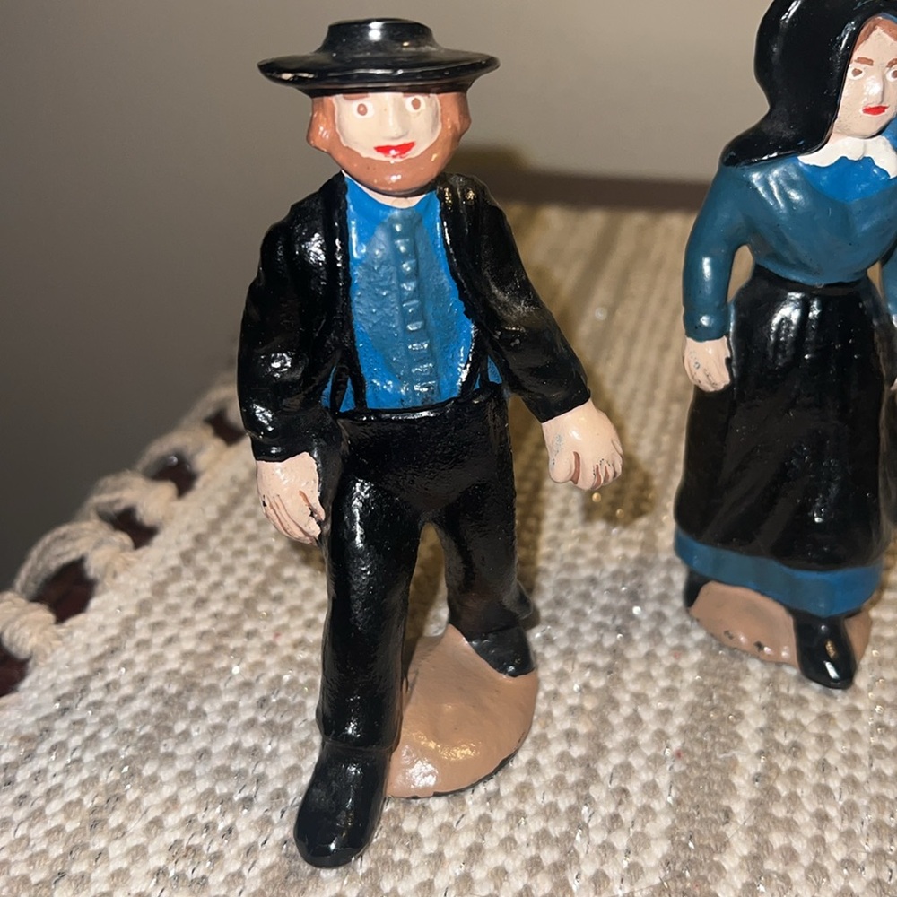 Vintage Cast Iron Amish Man And Woman - Picture 2 of 6